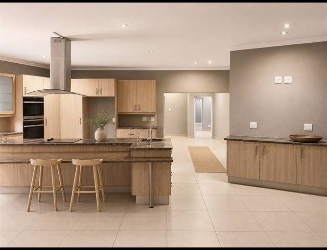 6 BEDROOM HOUSE FOR SALE IN BRYANSTON